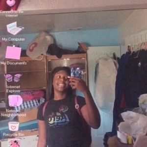 Meet your Posher, Leila